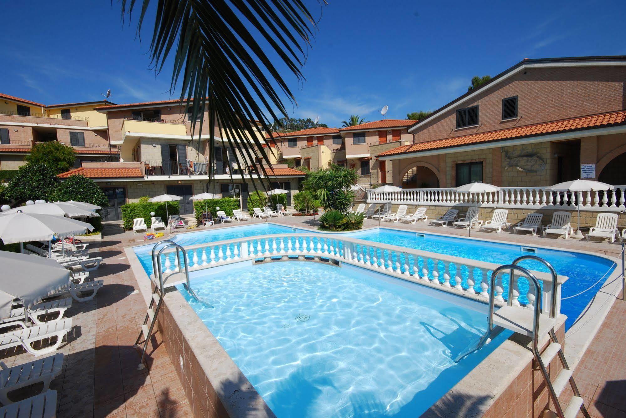 Residence Il Borgo Tortoreto Εξωτερικό φωτογραφία
